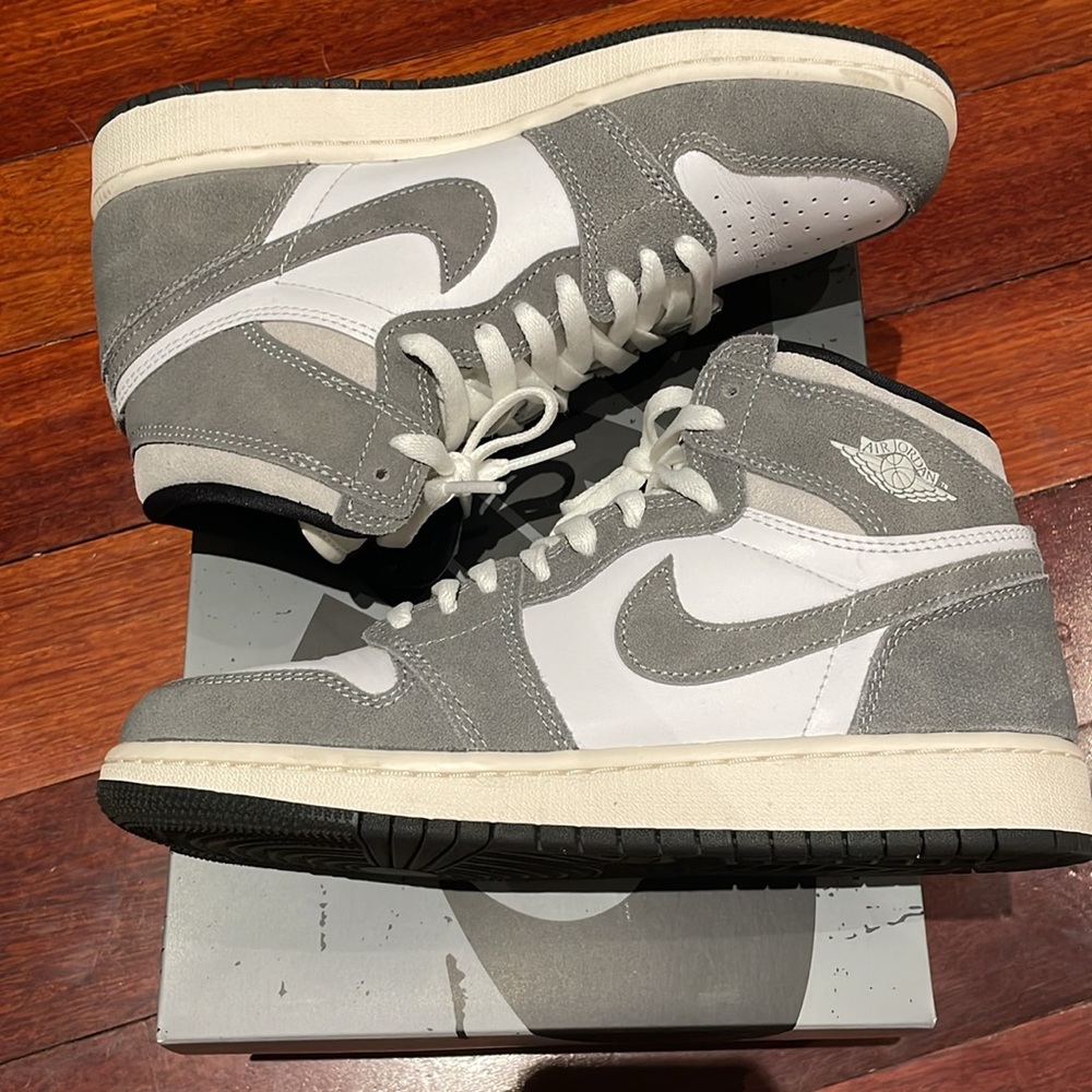 🚨 SALE // Nike Air Jordan 1 Retro High OG GS
